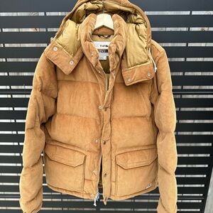 The North Face Men’s Sierra Parka - in Medium. Corduroy tan in colour.